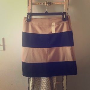 NWT banana republic size 2 Skirt - above the knee